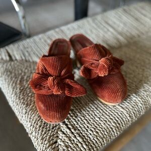 ♥️LOEFFLER RANDALL VELVET CLOGS